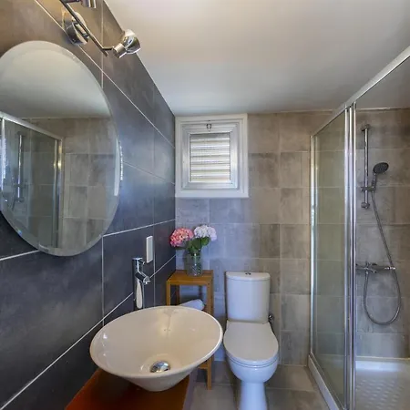Melis - Charming In Villa